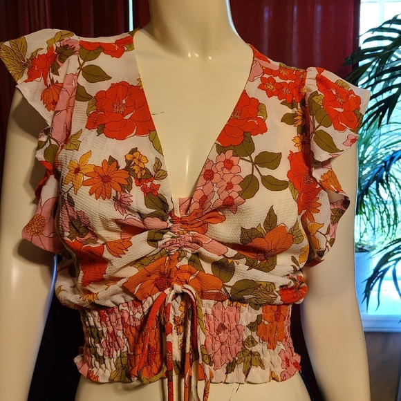 Monteau Los Angeles Floral Cropped Top Size Medium - Picture 4 of 4
